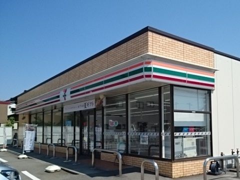 コンビニ　セブンイレブン富山城南公園前店（コンビニ）まで600m