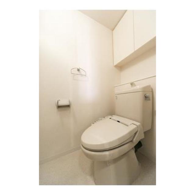 トイレ　※写真は同タイプ住戸です。