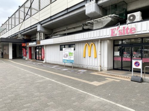 飲食店　マクドナルド　前橋駅店（飲食店）まで496m