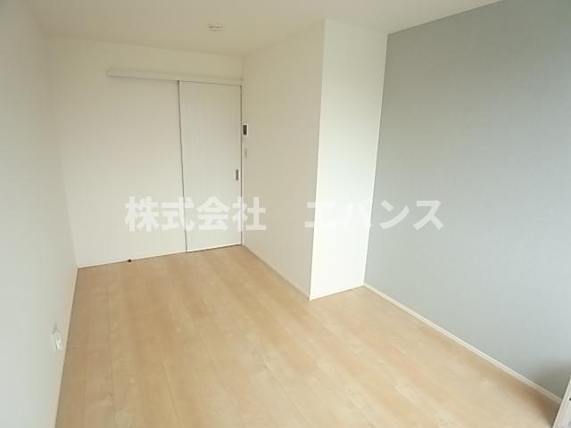 その他部屋・スペース　広くて明るい寝室