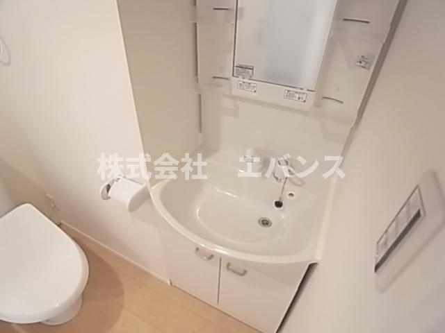洗面設備　独立洗面台です