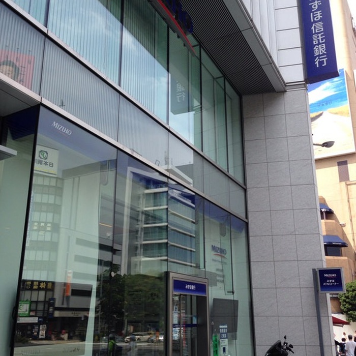 銀行　みずほ銀行外苑前支店（銀行）まで394m
