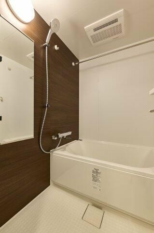 バス・シャワールーム　写真は同タイプ住居です。