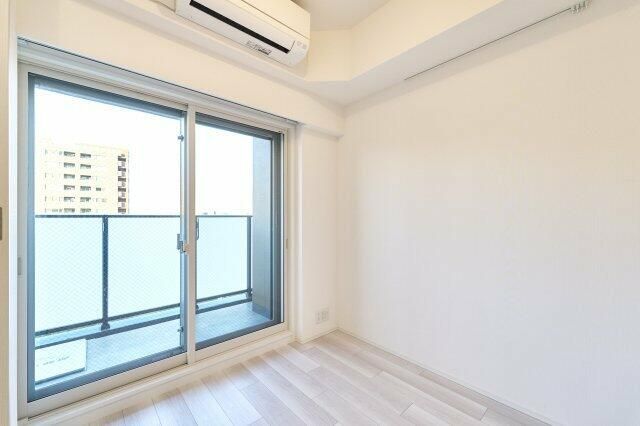 居室・リビング　写真は同タイプ住居です。