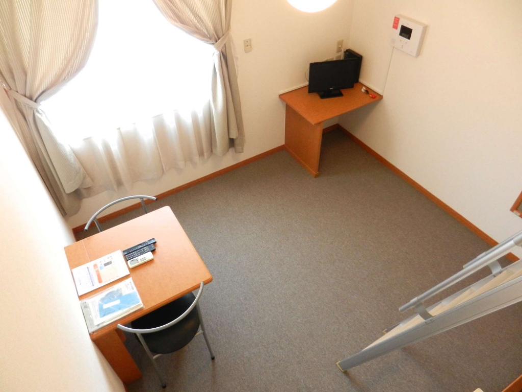 居室・リビング　明るいお部屋であこがれの一人暮らし