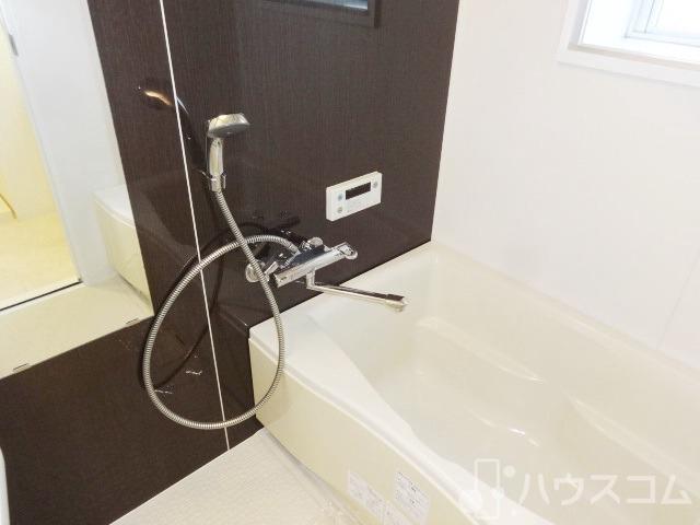バス・シャワールーム　お風呂で一日の疲れをゆっくりおとりください。