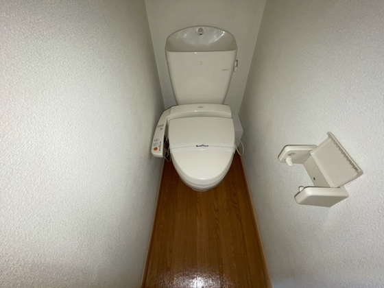 トイレ　※別部屋の写真です