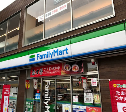 コンビニ　ファミリーマート 尾頭橋通店（コンビニ）まで367m
