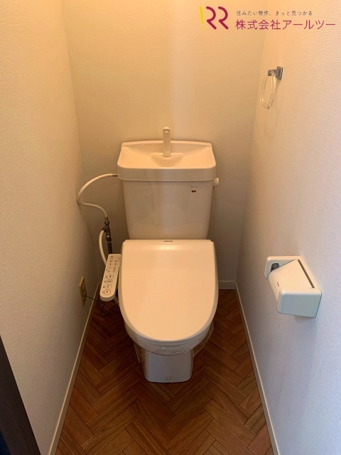 トイレ　ウォシュレット便座