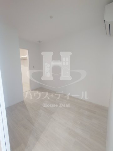 その他部屋・スペース　広くて明るい寝室