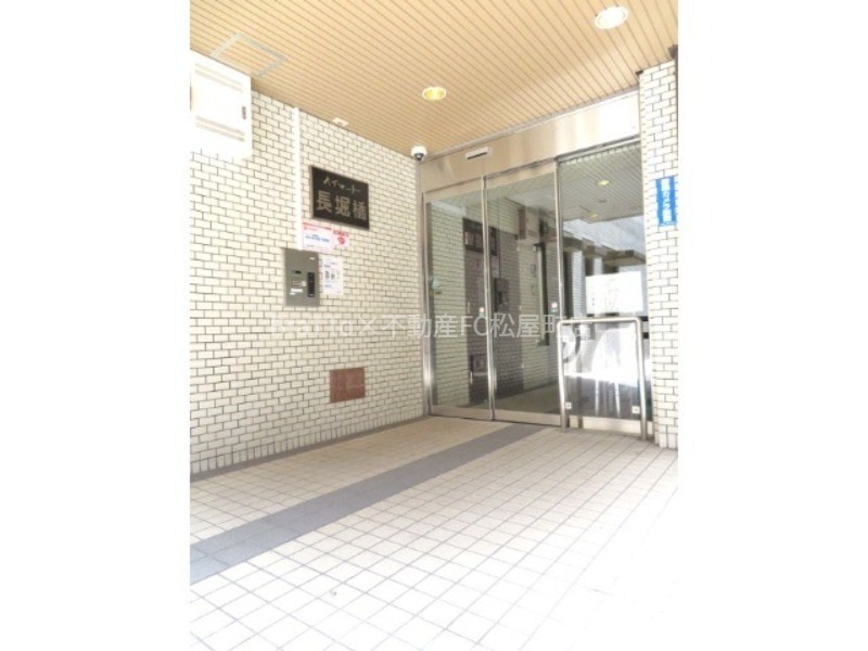 エントランス　マンション共用部分（オートロック付き）