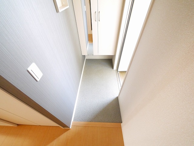 玄関　収納もある玄関です