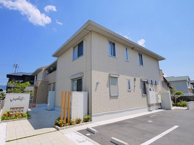 建物外観　落ち着いた雰囲気の外観です