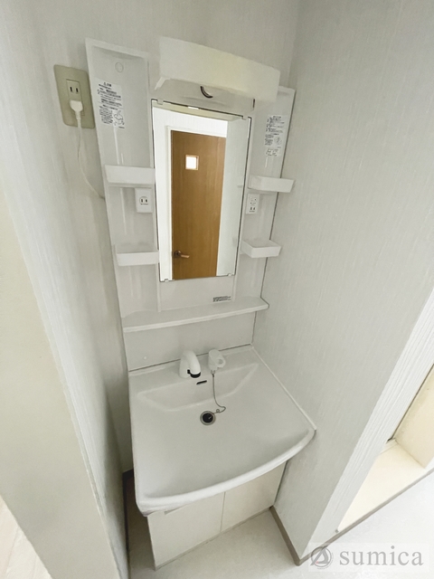 洗面設備　室内洗濯機置き場ございます！