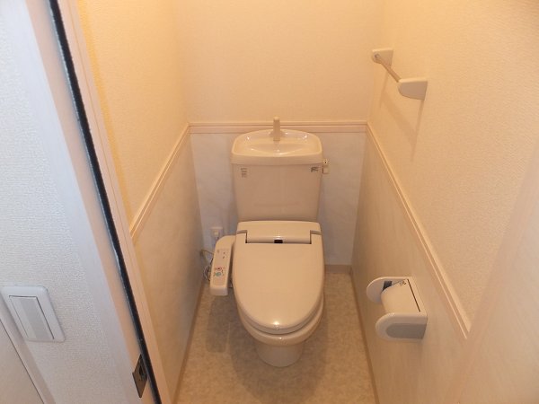 トイレ　トイレの参考写真です。