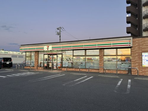 コンビニ　セブンイレブン牛久ひたち野西３丁目店（コンビニ）まで432m
