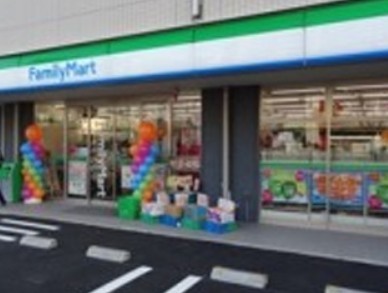 コンビニ　ファミリーマート羽田二丁目店（コンビニ）まで185m