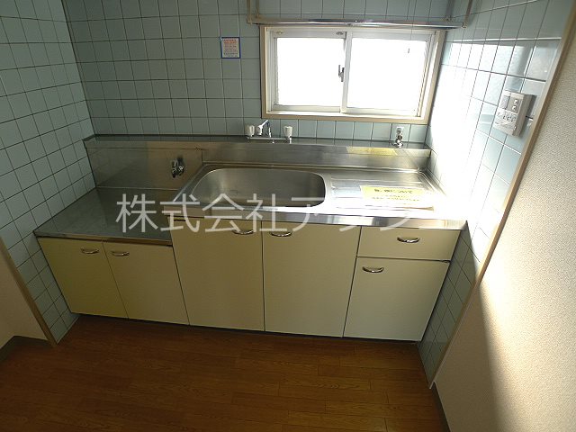キッチン　※同タイプ　別部屋参考　キッチン
