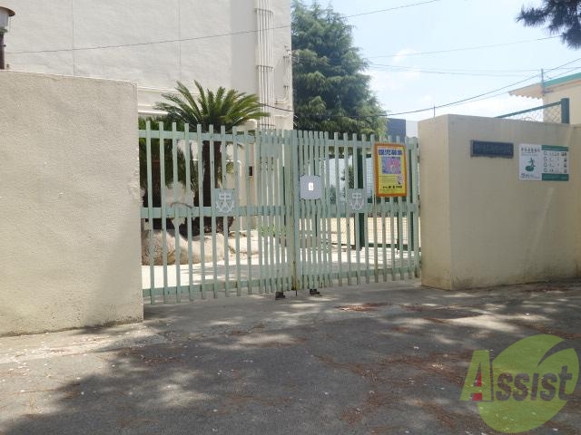 中学校　神戸市立御影中学校（中学校）まで282m