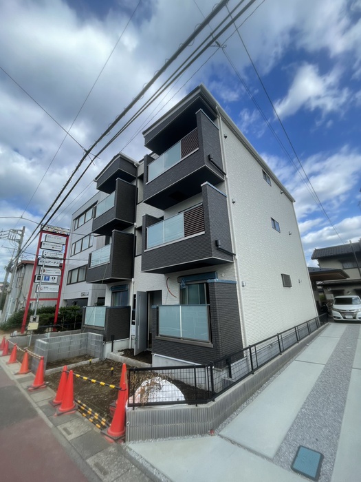 建物外観　建築中