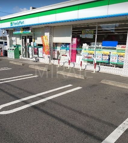コンビニ　ファミリーマート大和下鶴間北店（コンビニ）まで320m