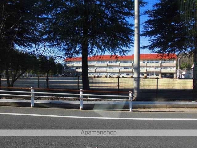 中学校　坂西中学校（中学校）まで900m