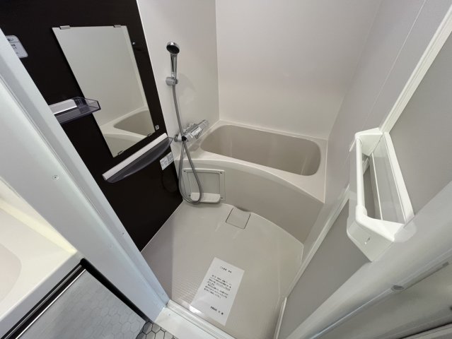バス・シャワールーム　同物件別部屋写真