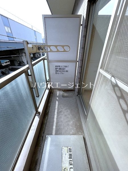バルコニー　洗濯物干せます。