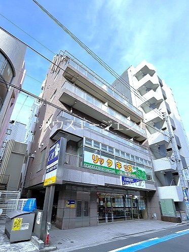 建物外観　４階建てのマンションです。