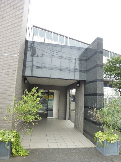 エントランス　☆タウンハウジング調布店へ☆