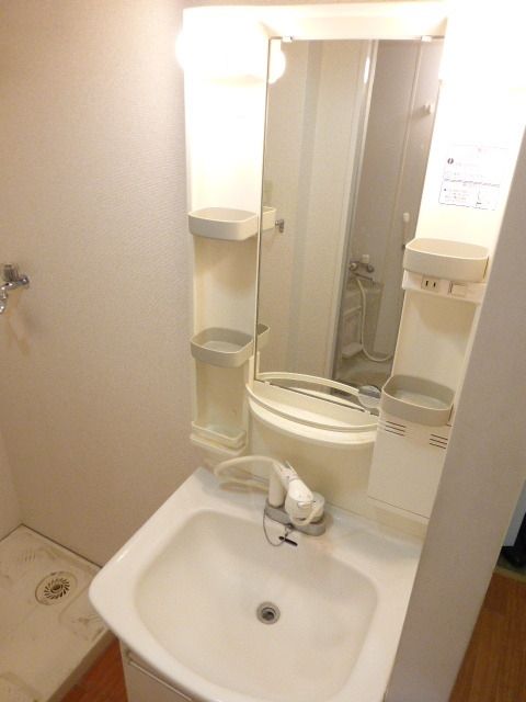 洗面設備　人気の洗面台独立です