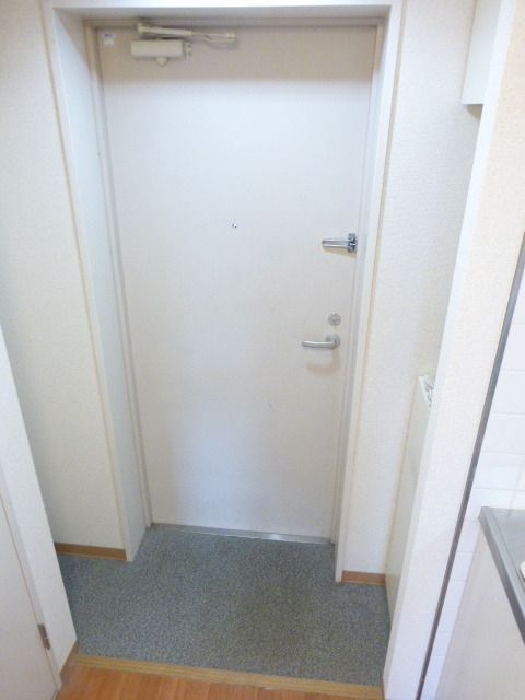 玄関　段差の少ない玄関です