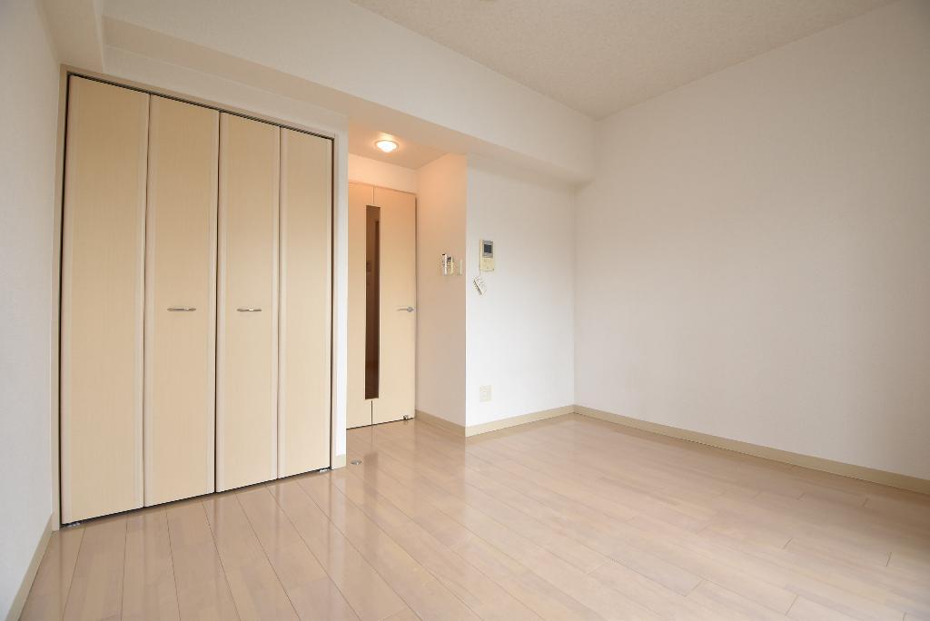 パークフラッツ金山の居間写真