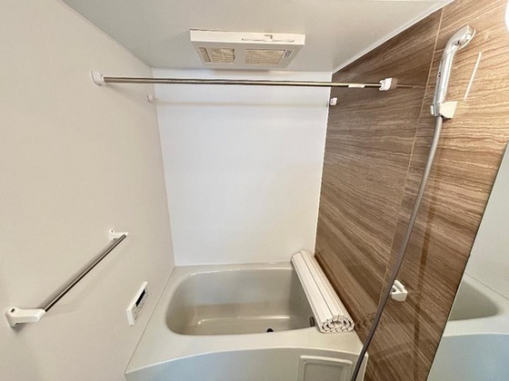 バス・シャワールーム　※別部屋の写真です