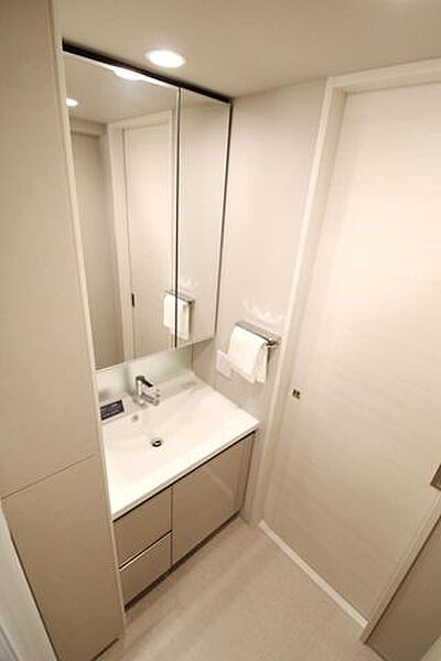 洗面設備　※別部屋の参考写真です。