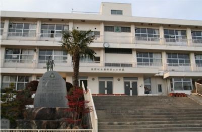小学校　熊野町立熊野第二小学校（小学校）まで759m