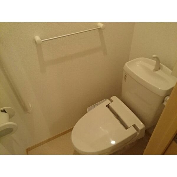 アンソレイエ Iのトイレ写真