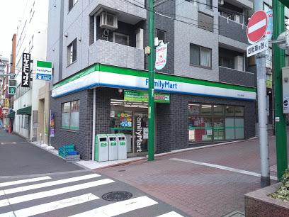 コンビニ　ファミリーマート 大田上池台店（コンビニ）まで597m