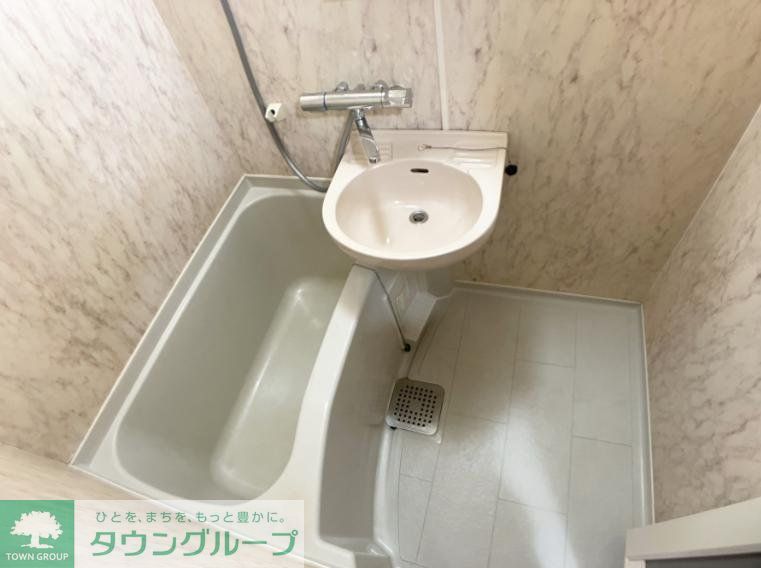 バス・シャワールーム　洗面