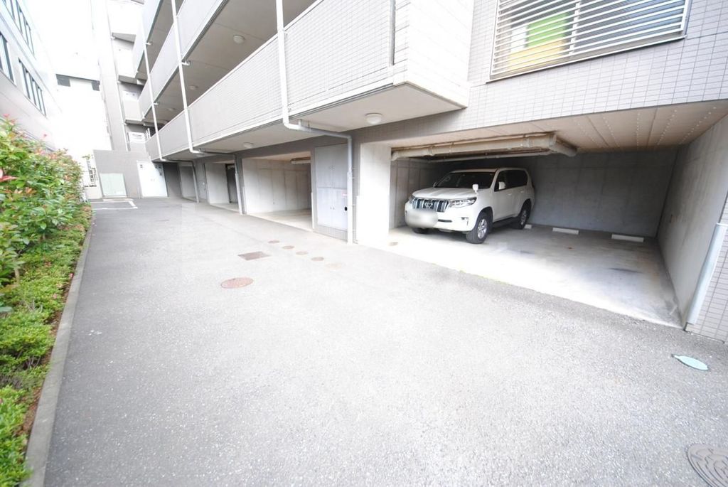 駐車場　バルコニー