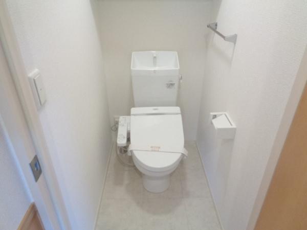 メゾンキンメイのトイレ写真