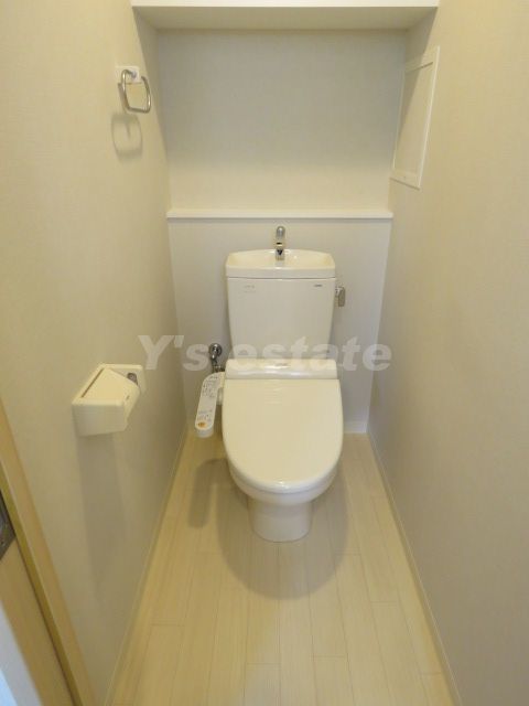 トイレ　この写真の反転タイプです。