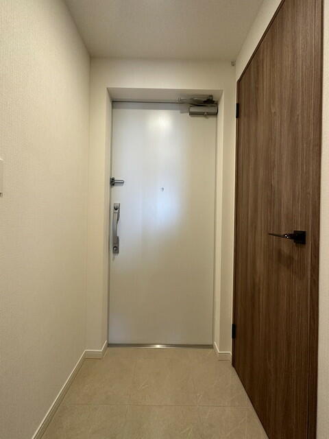 玄関　※写真は同タイプ住戸です。