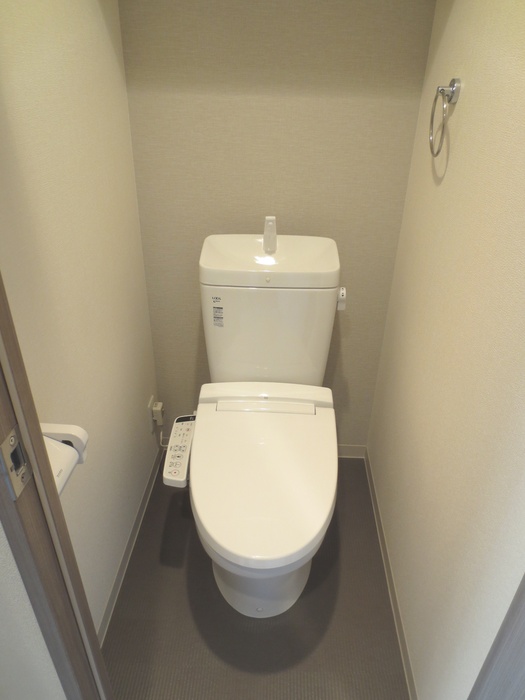 プレサンス松屋町駅前のトイレ写真