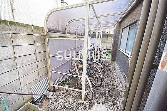 小田急線 南新宿駅 徒歩6分 5階建 築49年の外観写真