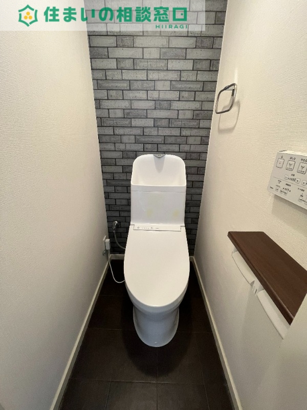 ＪＲ東海道本線 岡崎駅 徒歩28分 3階建 築42年のトイレ写真