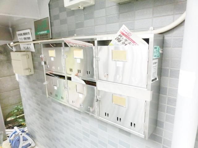 エントランス　メールボックス