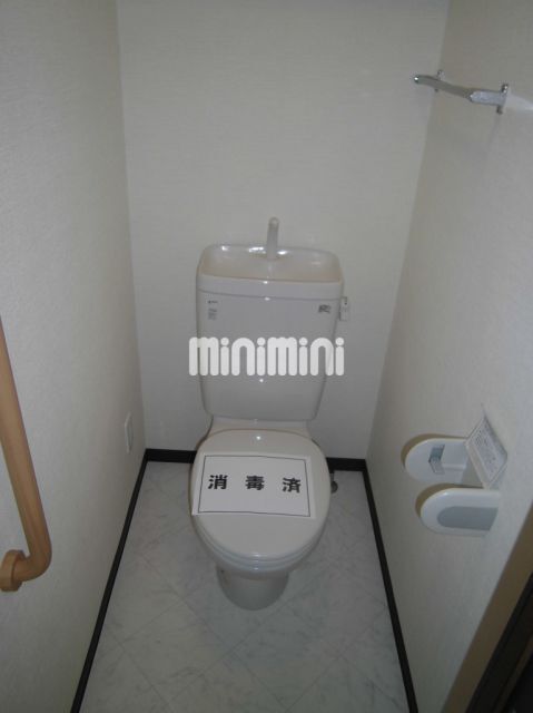 トイレ　清潔感のあるトイレですね。