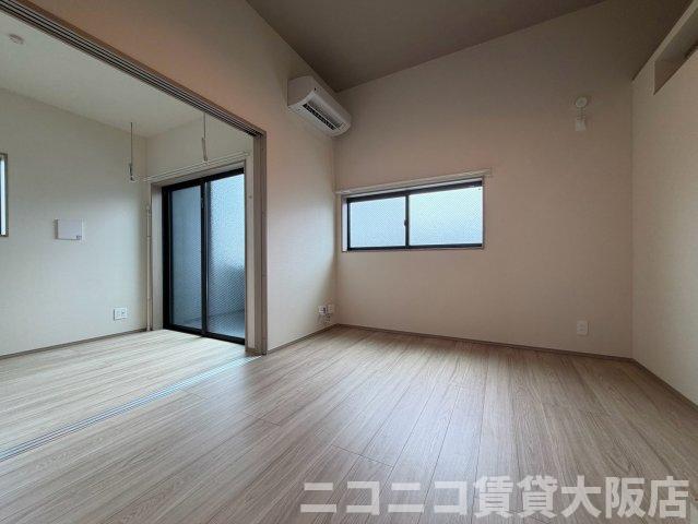 ＪＲ大阪環状線 大正駅 徒歩10分 3階建 新築の居間写真