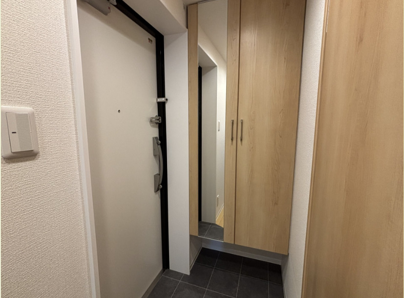 玄関　※別部屋の参考写真です。